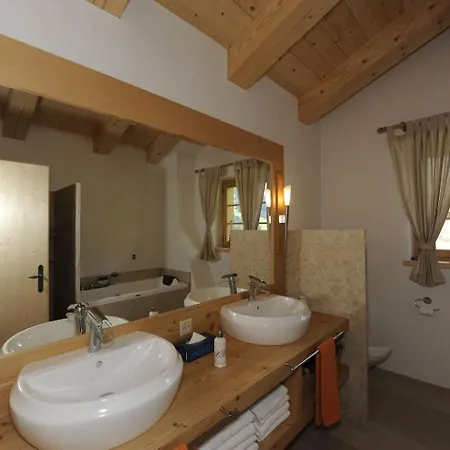Mountain Top Chalet With Fantastic Views *