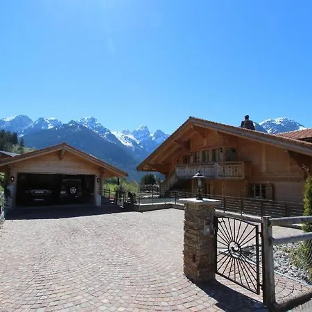 Mountain Top Chalet With Fantastic Views 別荘 *